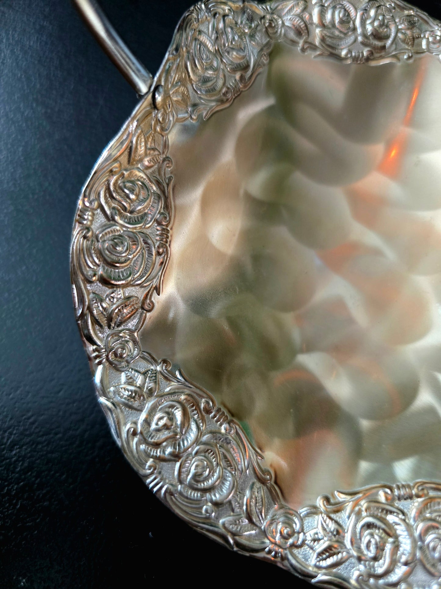 Schaaltje met rozenmotief