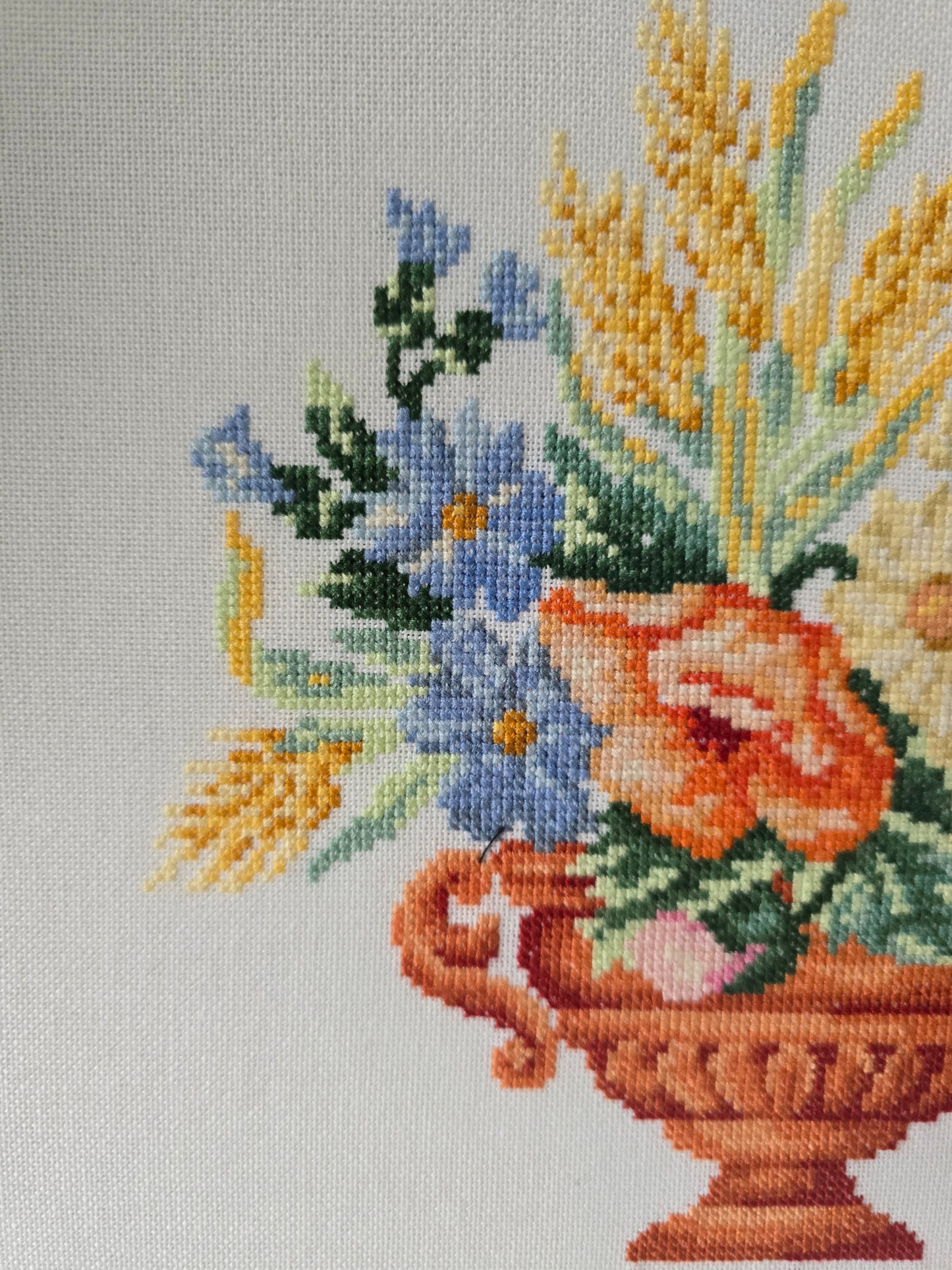 Geborduurd schilderij bloemenvaas