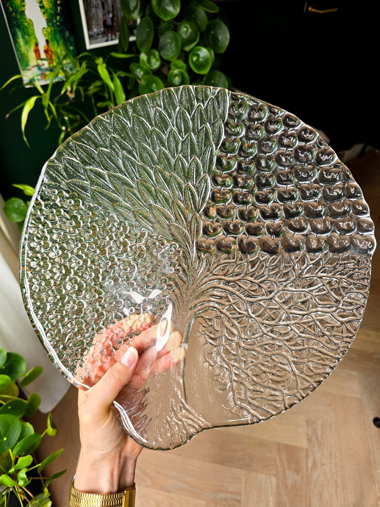 Fruitschaal met natuurreliëf
