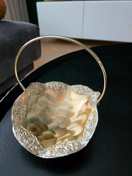 Schaaltje met rozenmotief