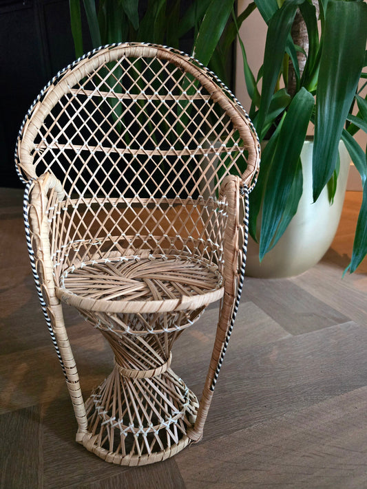 Rotan pauwenstoeltje