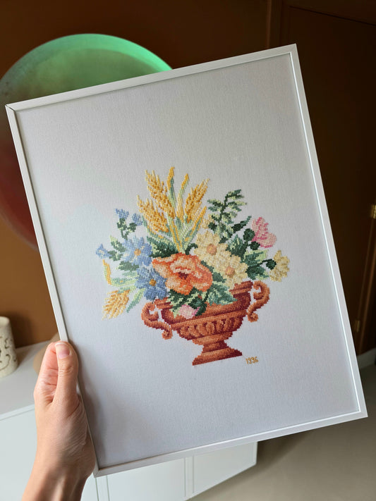 Geborduurd schilderij bloemenvaas